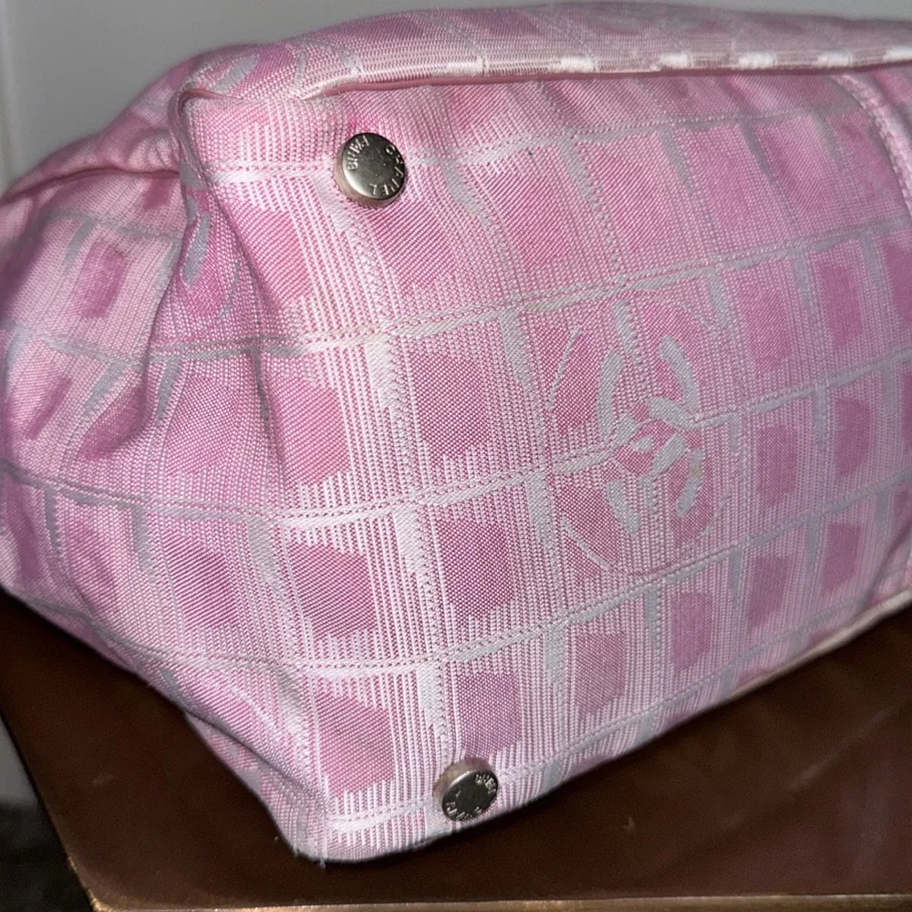 Chanel vintage travel line tote in pink and white